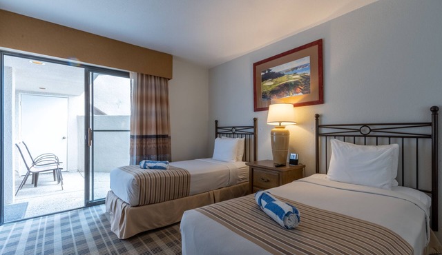 Your Palm Springs Oasis! 2 Spacious Units, Outdoor Pool, Kitchen, Free Parking!