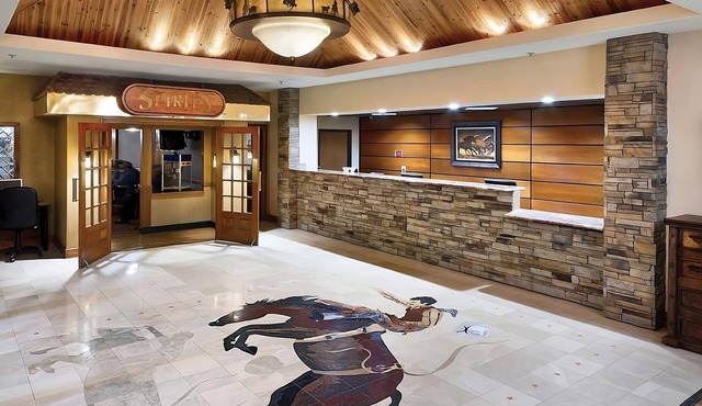 Your Relaxing Getaway Awaits! Just Minutes to Downtown! Free Shuttle, Pool
