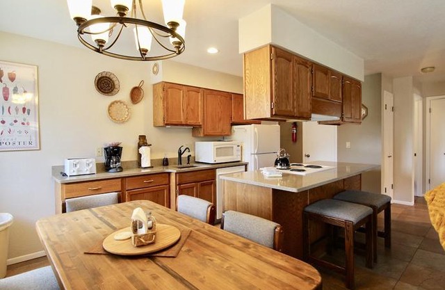 Cc19 Chateau Claire 2 Bedroom Condo
