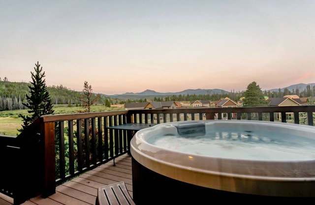 Cozens Pointe A-102 | Large Private Hot Tub | Minutes To Ski Resort!