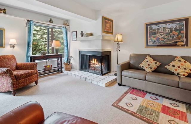 Fallridge 210 - Bright One Bedroom