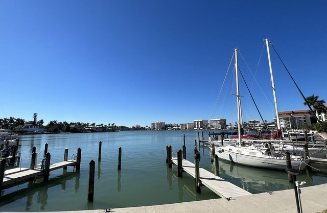 Harbour Lights Bayfront Condo. 5 minute walk to the Moorings beaches and shops.