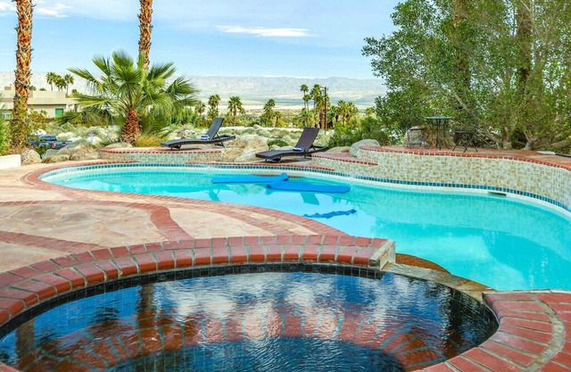 Large 6 Bedroom Palm Springs Home