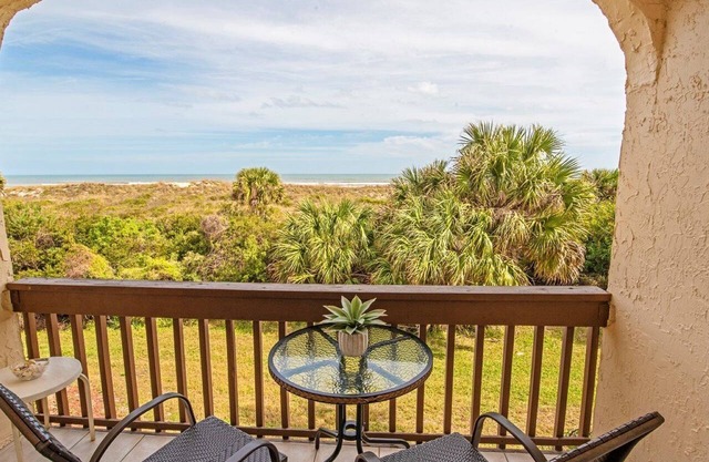 Oceanfront Vacation Rental – Balcony, Pools & Steps to Beach