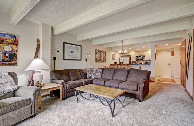 Wheeler House Spacious East Village Condo, Easy Walk to Super Bee - WH104