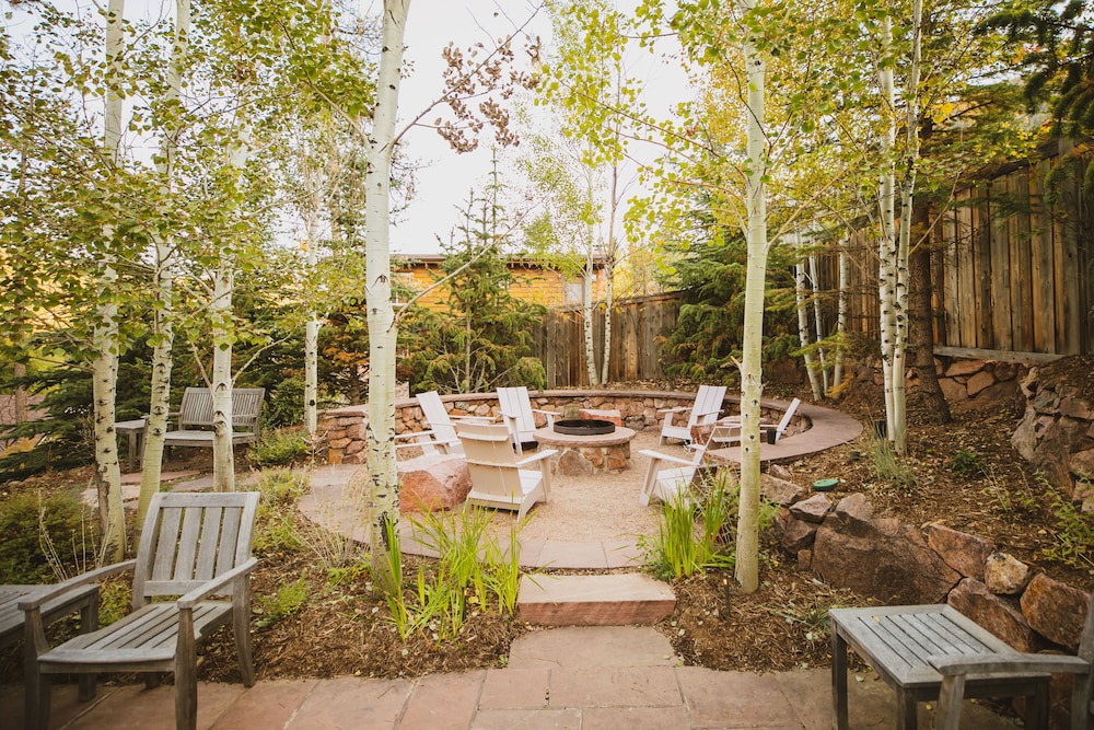 Green Mountain Falls Hotel | The Outlook Lodge