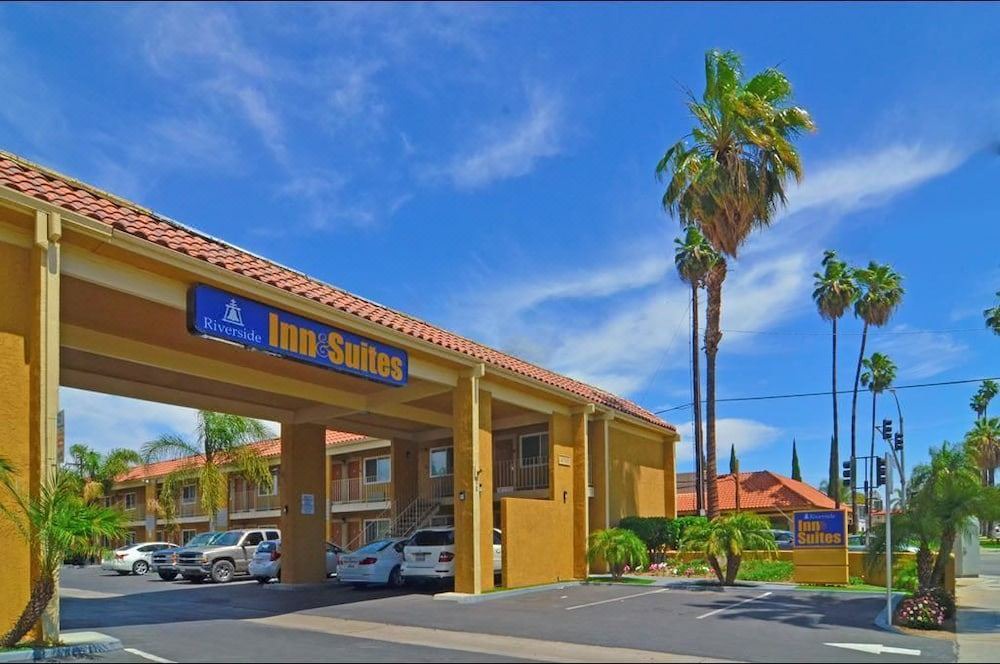 La Sierra Hotel | Riverside Inn & Suites