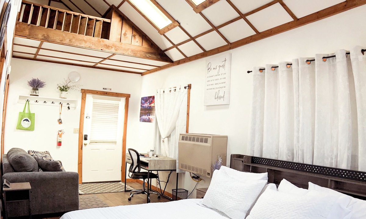 Westcliffe Cottage | Sunset Ranch Bunkhouse off Main