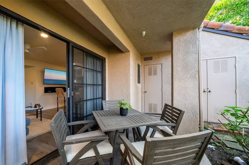 Rancho Mission Viejo Condo | Cozy condo near town & beach with full kitchen.