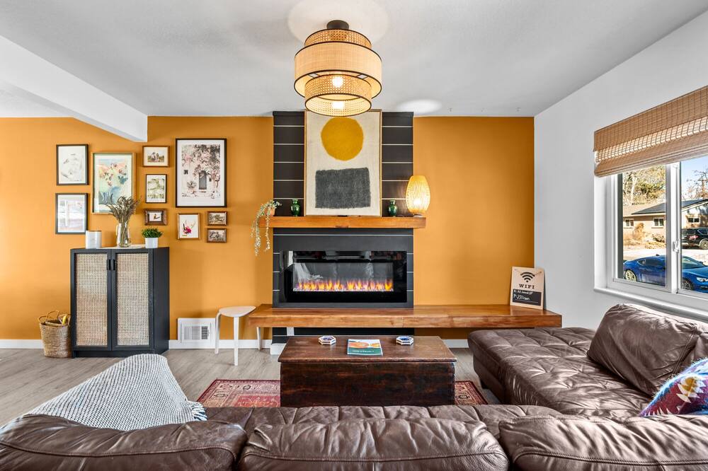 Alta Vista Area House | New Listing! Near Olde Town - Foosball / Firepit / Fireplace / Grill / Yard