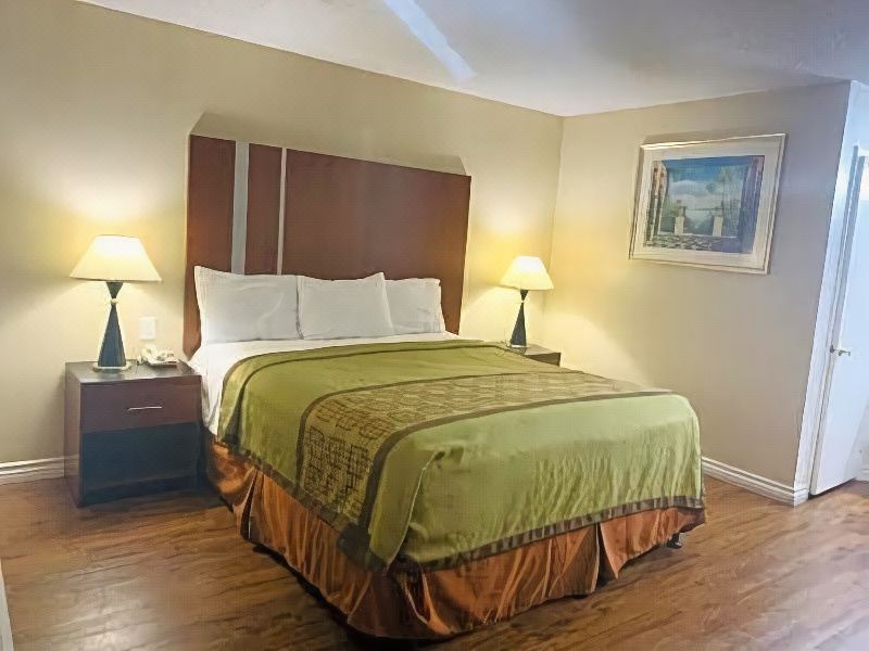 Photo of Bedroom in La Sierra