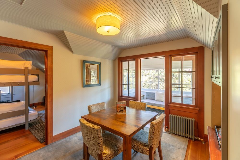 Photo of Livingroom in Green Mountain Falls
