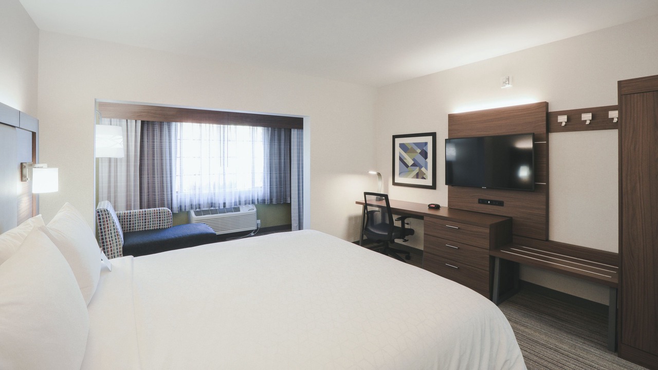 Photo of Bedroom in Lompoc