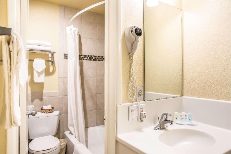 Photo of Bathroom in North State