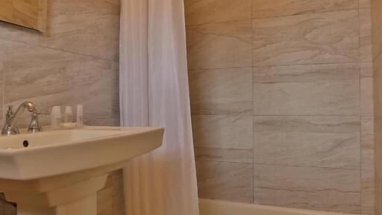 Photo of Bathroom in Galt Mile