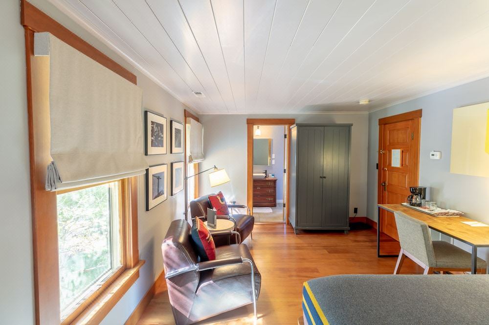 Photo of Livingroom in Green Mountain Falls