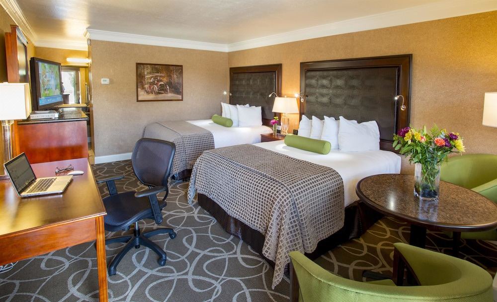 Photo of Livingroom in Downtown