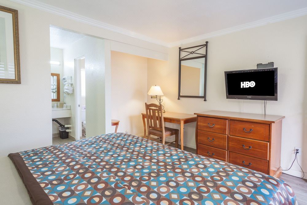 Photo of Bedroom in Hemet