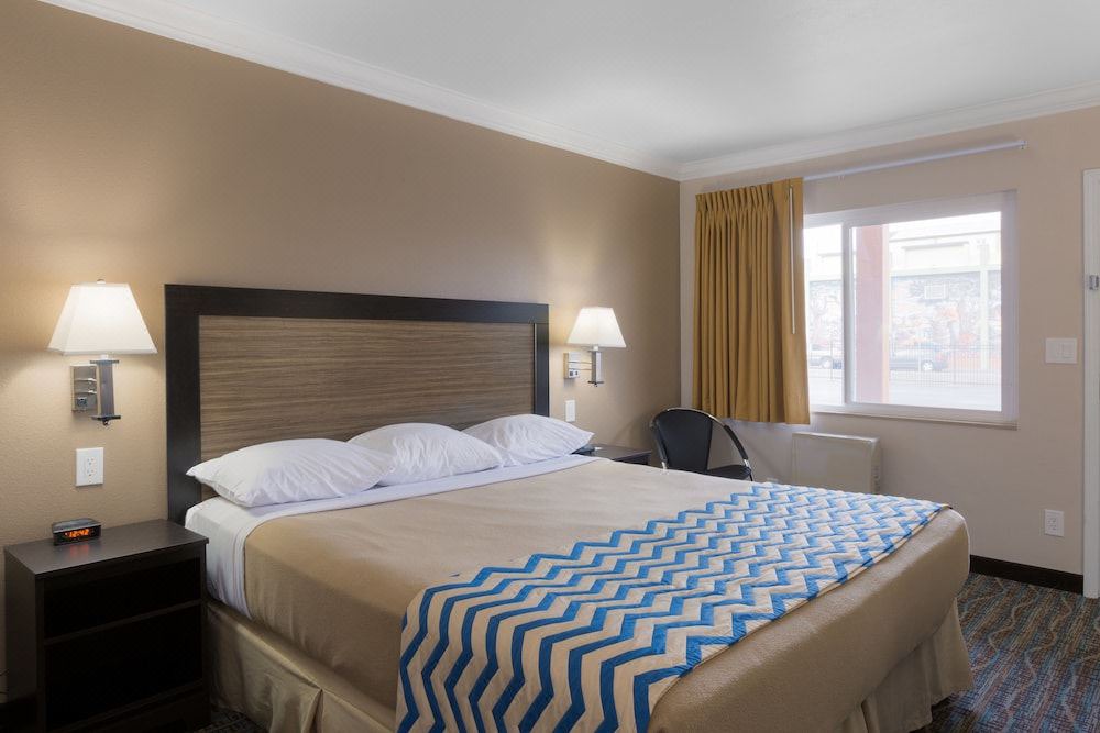 Photo of Bedroom in Downtown
