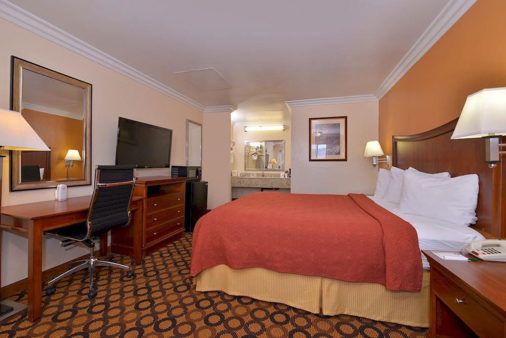 Photo of Bedroom in Lake Elsinore