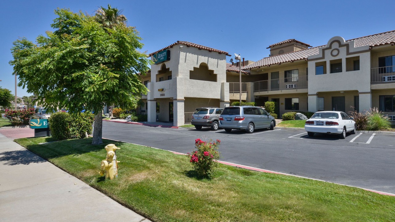 Photo of Buildings in Lake Elsinore