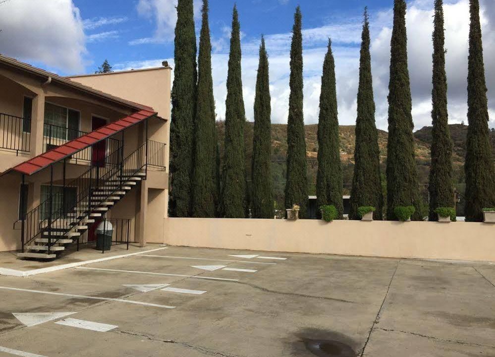 Photo of Buildings in Mariposa