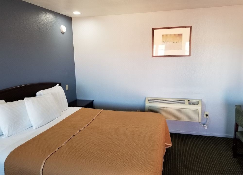 Photo of Bedroom in Barstow