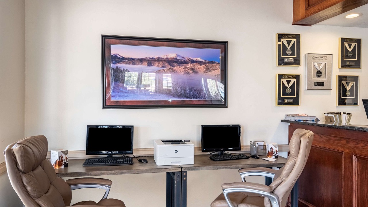 Photo of Livingroom in West Colorado Springs