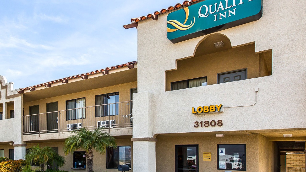 Photo of Buildings in Lake Elsinore