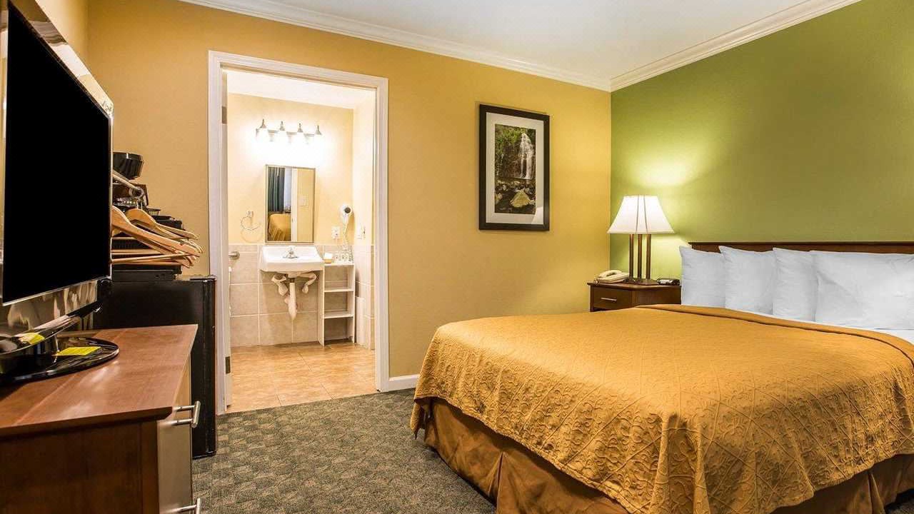Photo of Bedroom in North State