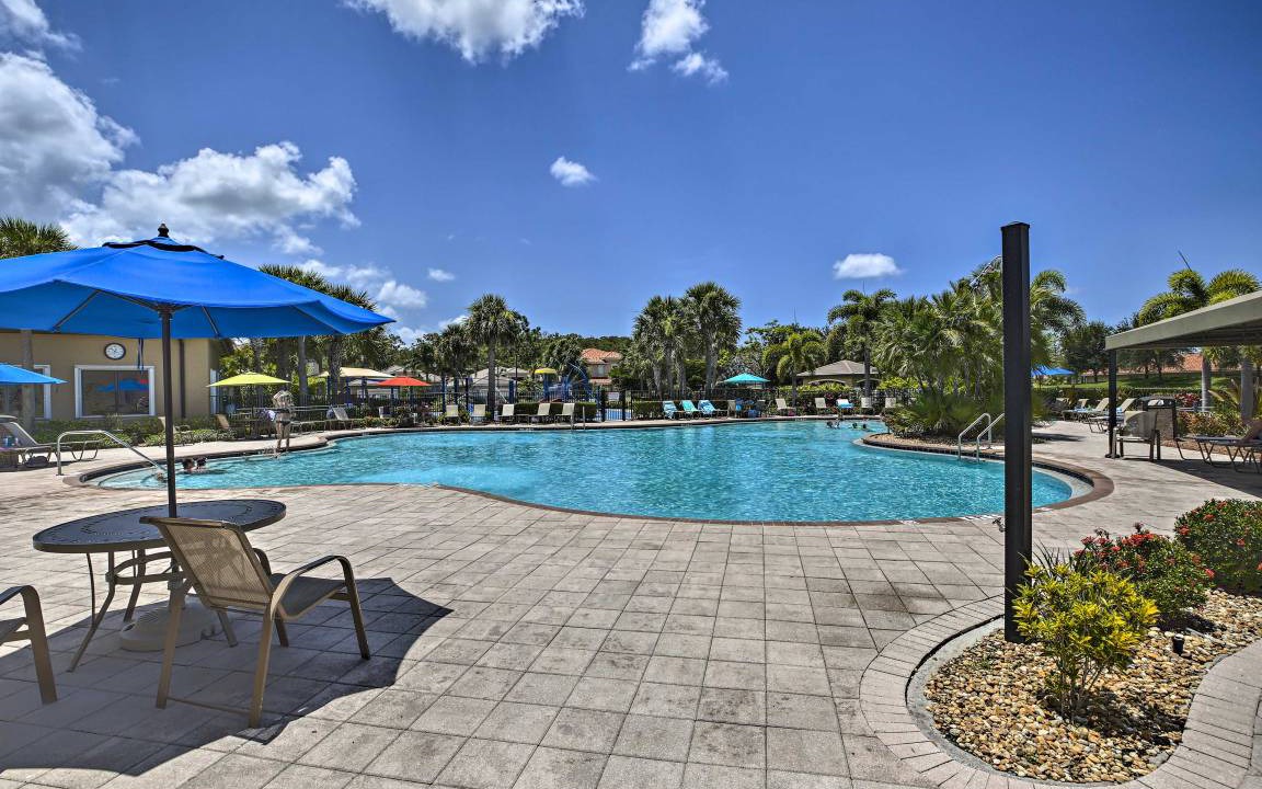 Photo of Outdoor in Botanica Lakes