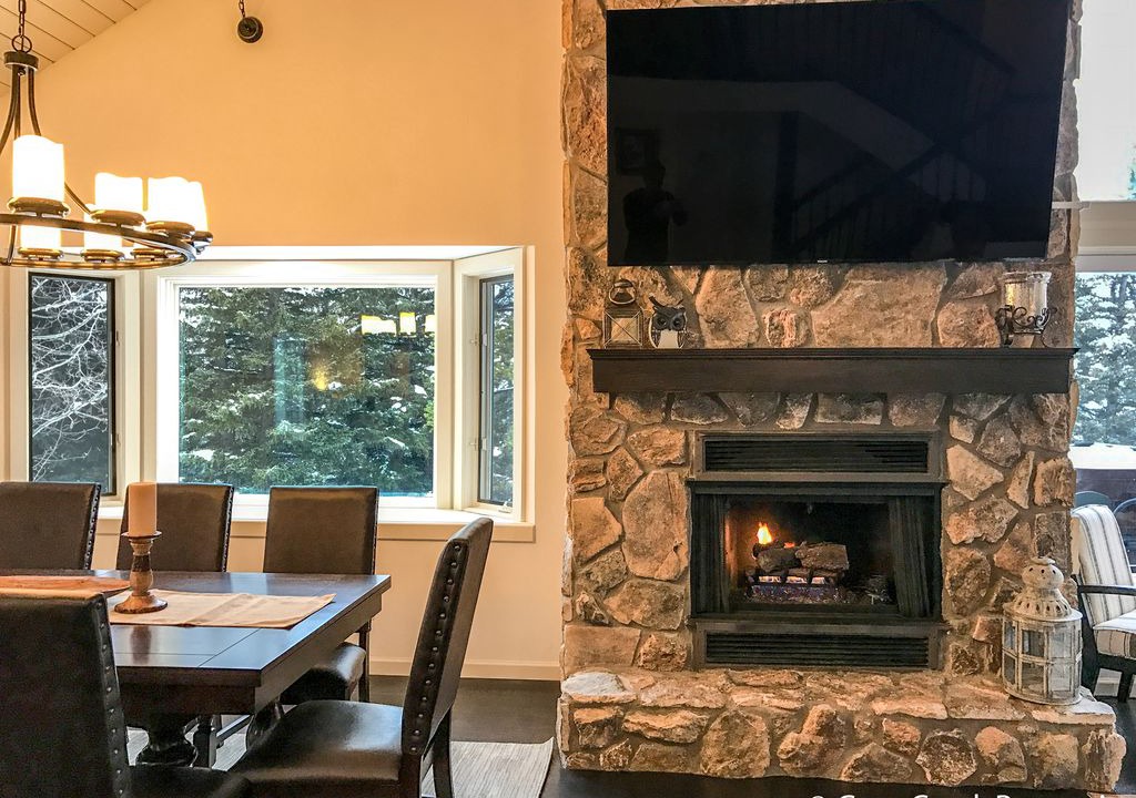 Photo of Livingroom in Matterhorn Village