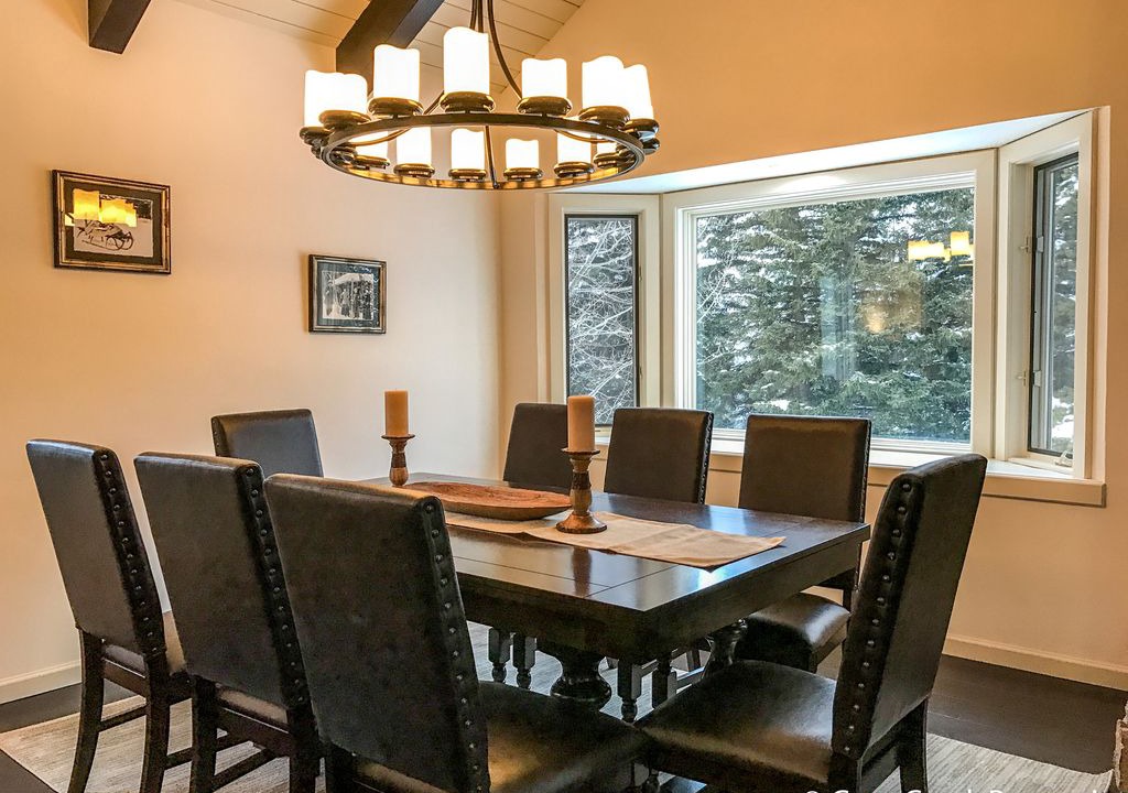 Photo of Livingroom in Matterhorn Village
