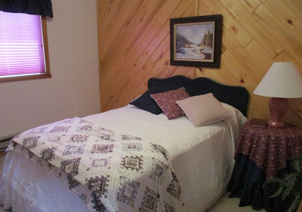 Photo of Bedroom in Ponderosa Pines