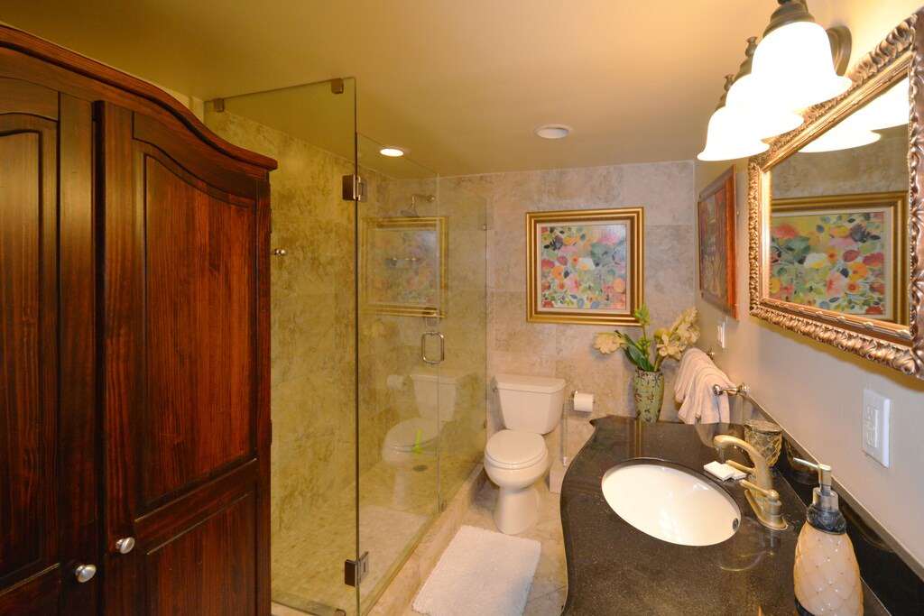 Photo of Bathroom in Galt Mile