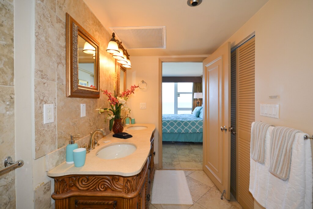 Photo of Livingroom in Galt Mile