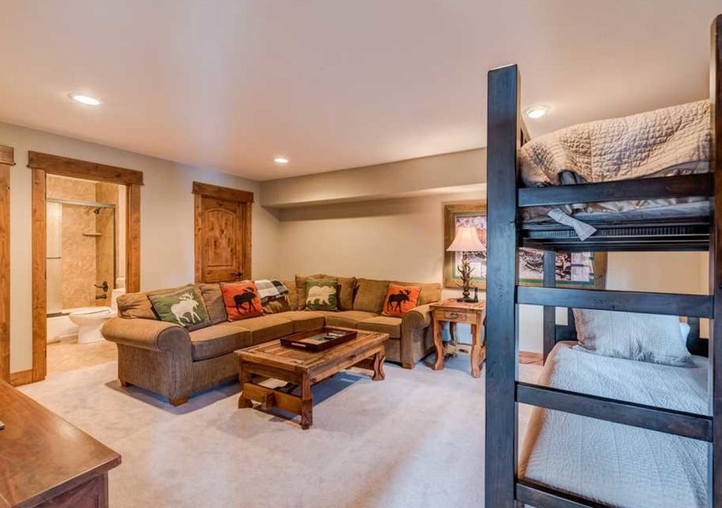 Photo of Livingroom in Woodmoor