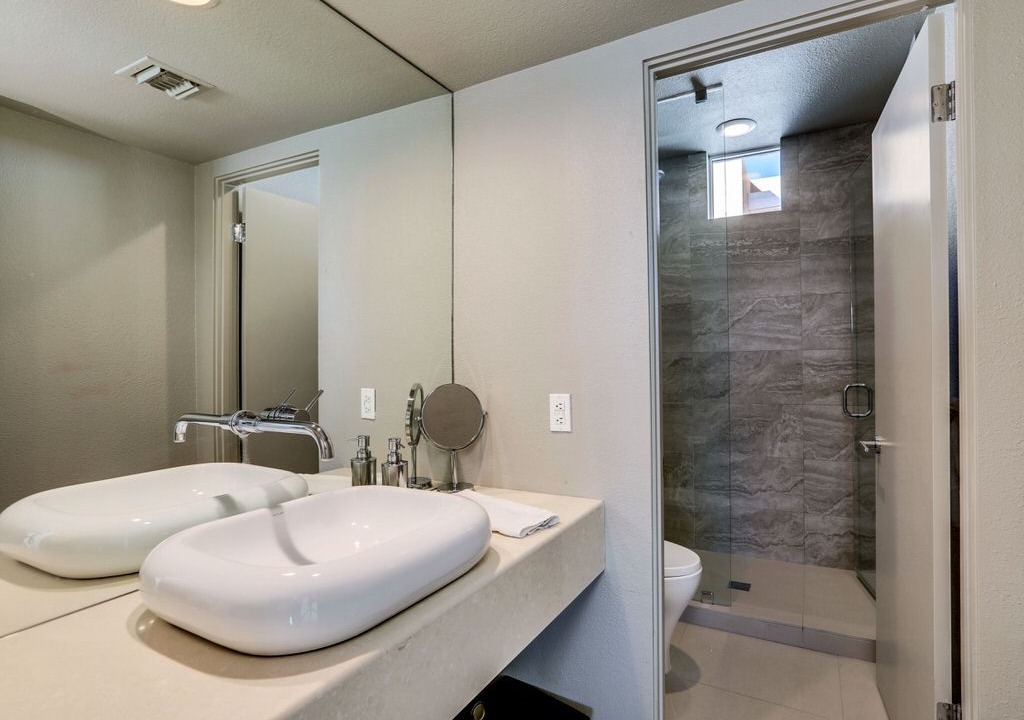Photo of Bathroom in Chino Canyon