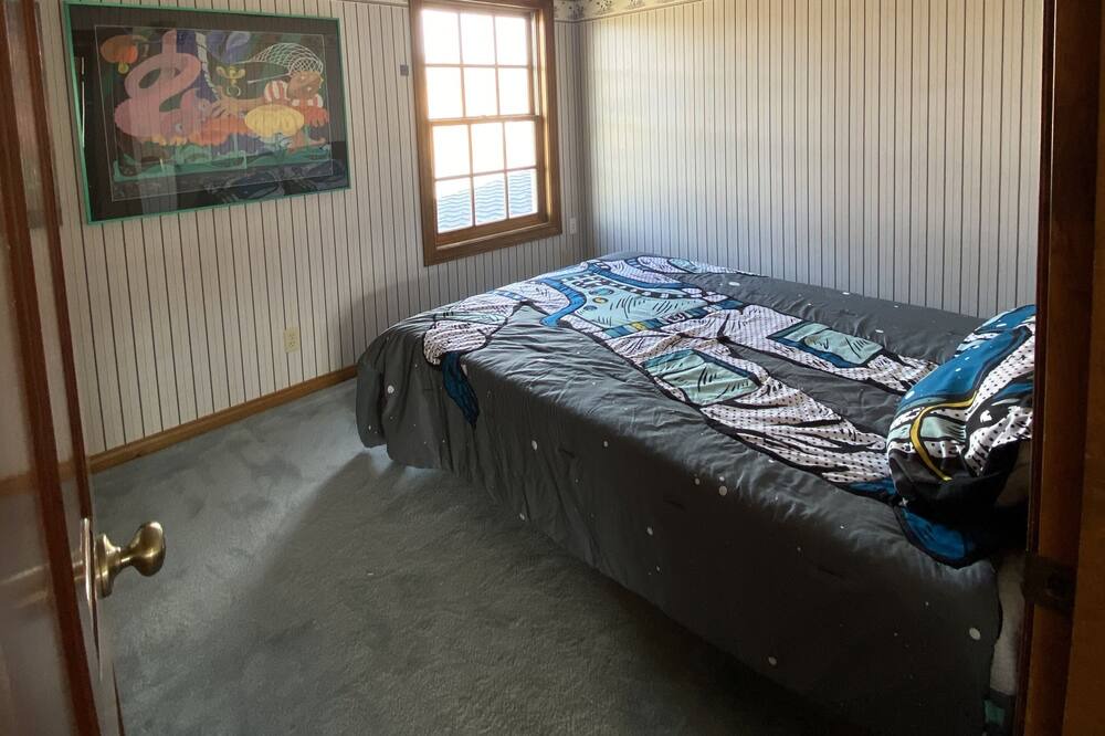 Photo of Bedroom in Leona Valley
