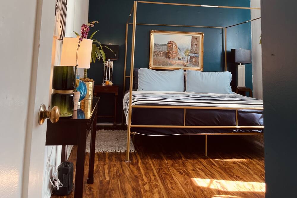 Photo of Bedroom in Tri-West