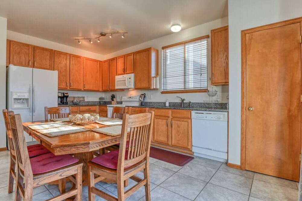 Photo of Bedroom in Gleneagle