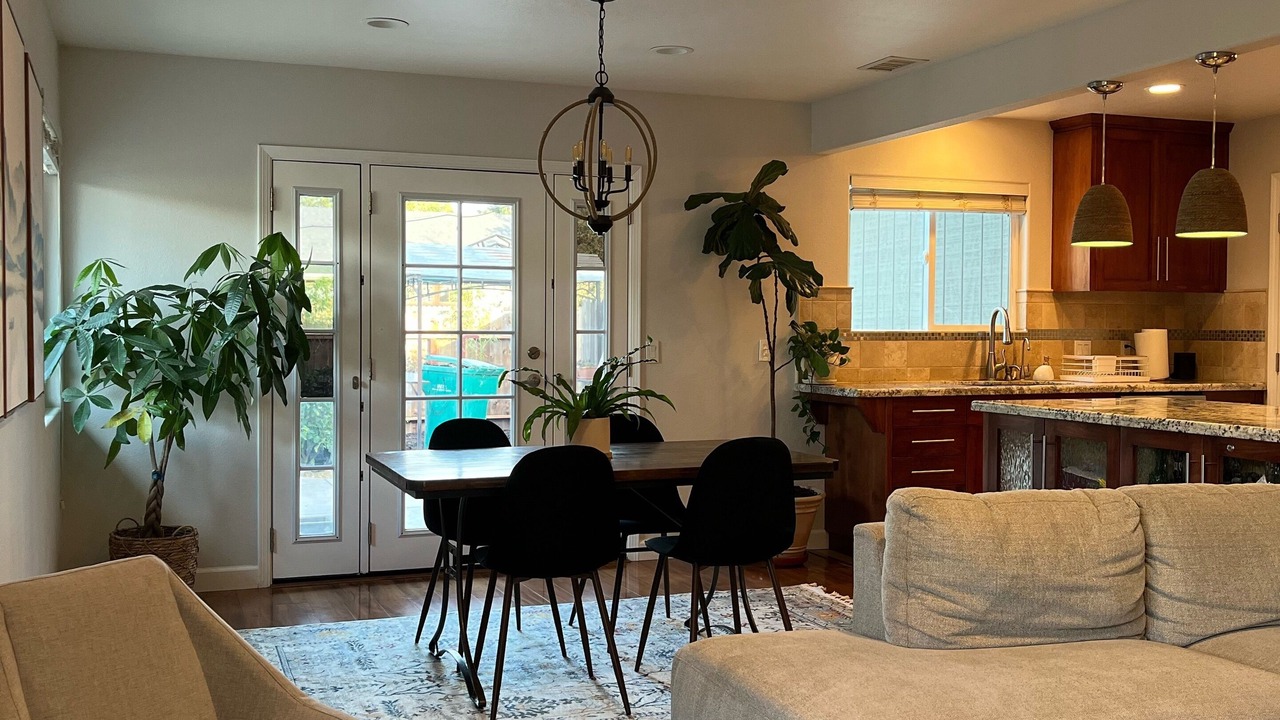 Photo of Livingroom in Los Alamos