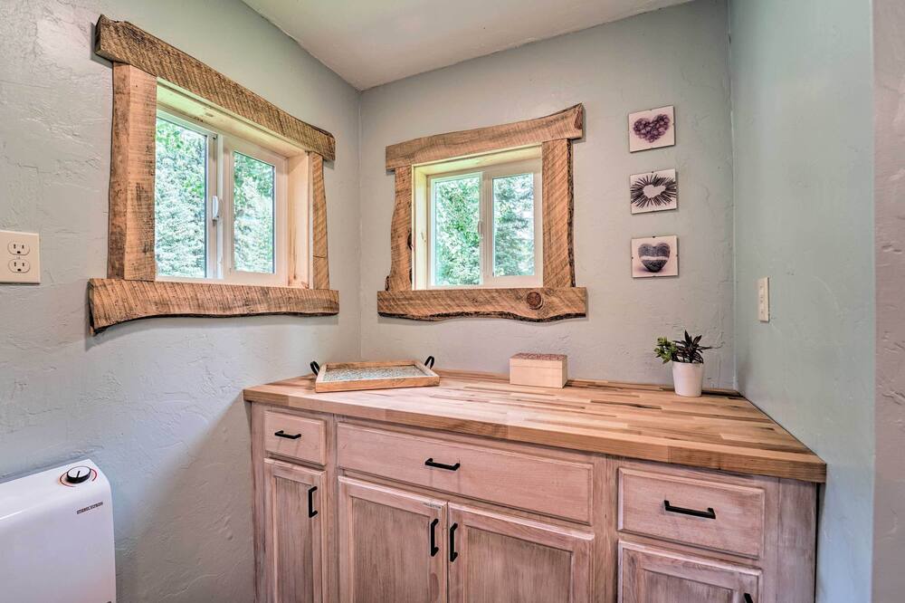 Photo of Bathroom in Columbine Lake