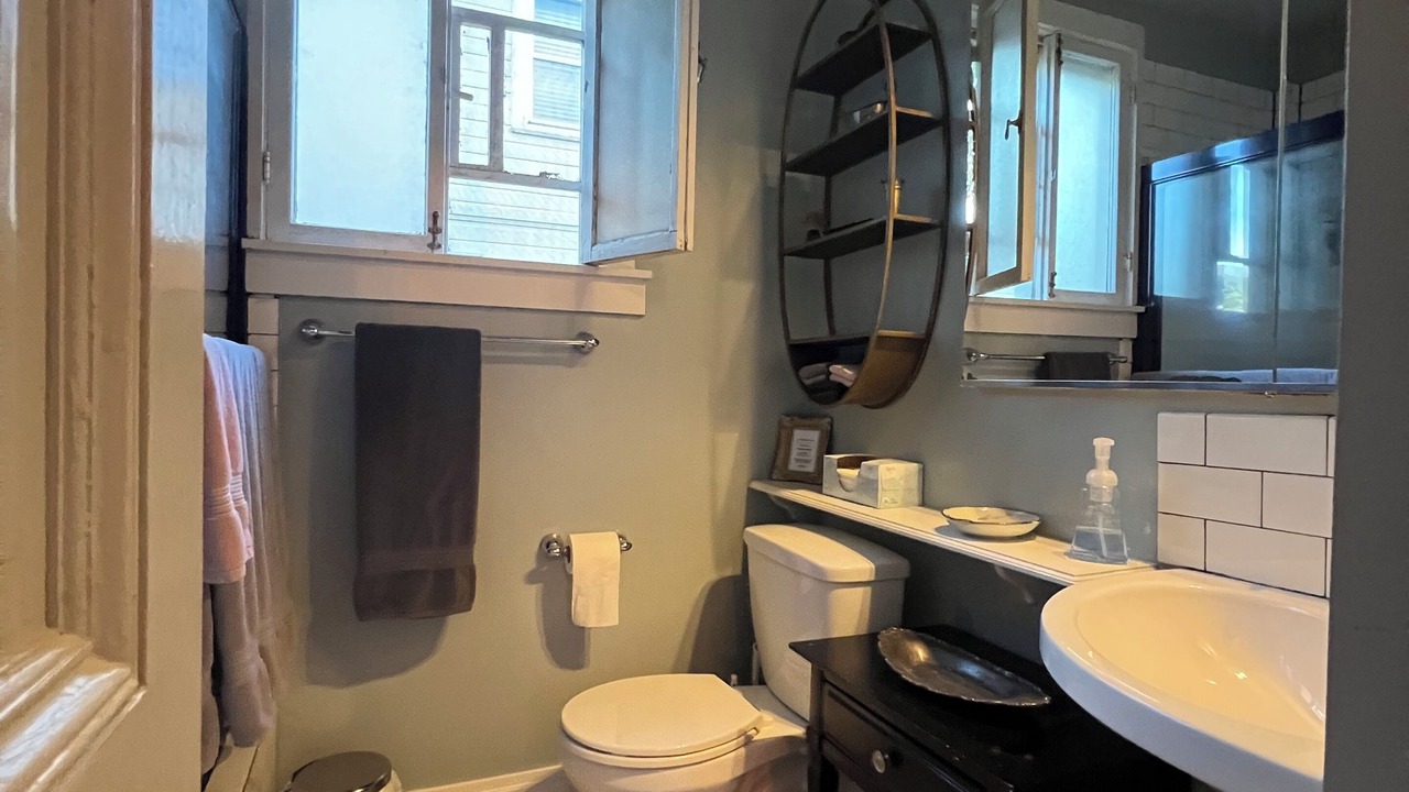 Photo of Bathroom in Golden