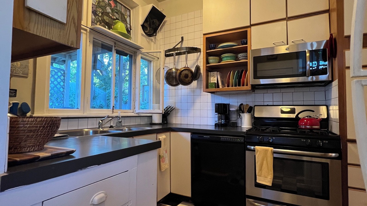 Photo of Kitchen in Golden