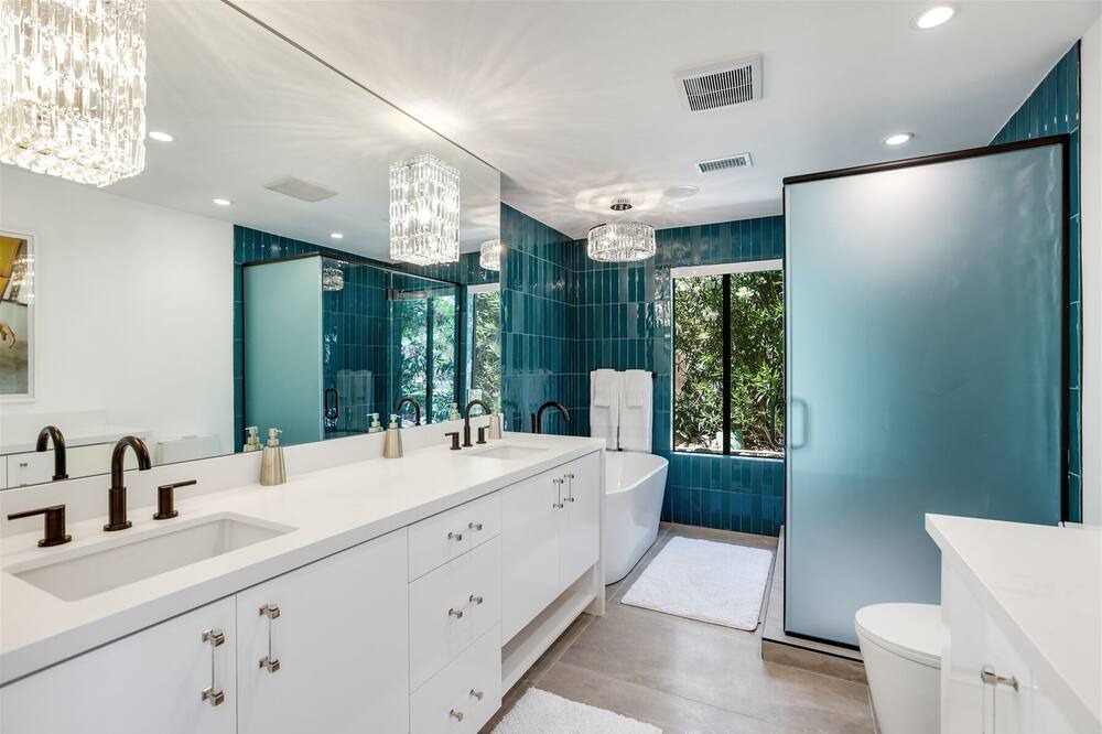 Photo of Bathroom in Chino Canyon