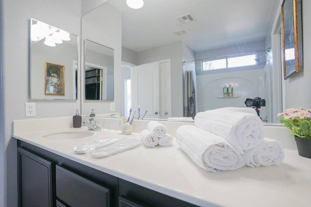 Photo of Bathroom in North Las Vegas