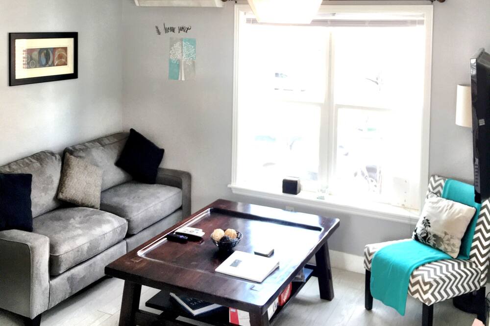 Photo of Livingroom in Capitol Hill