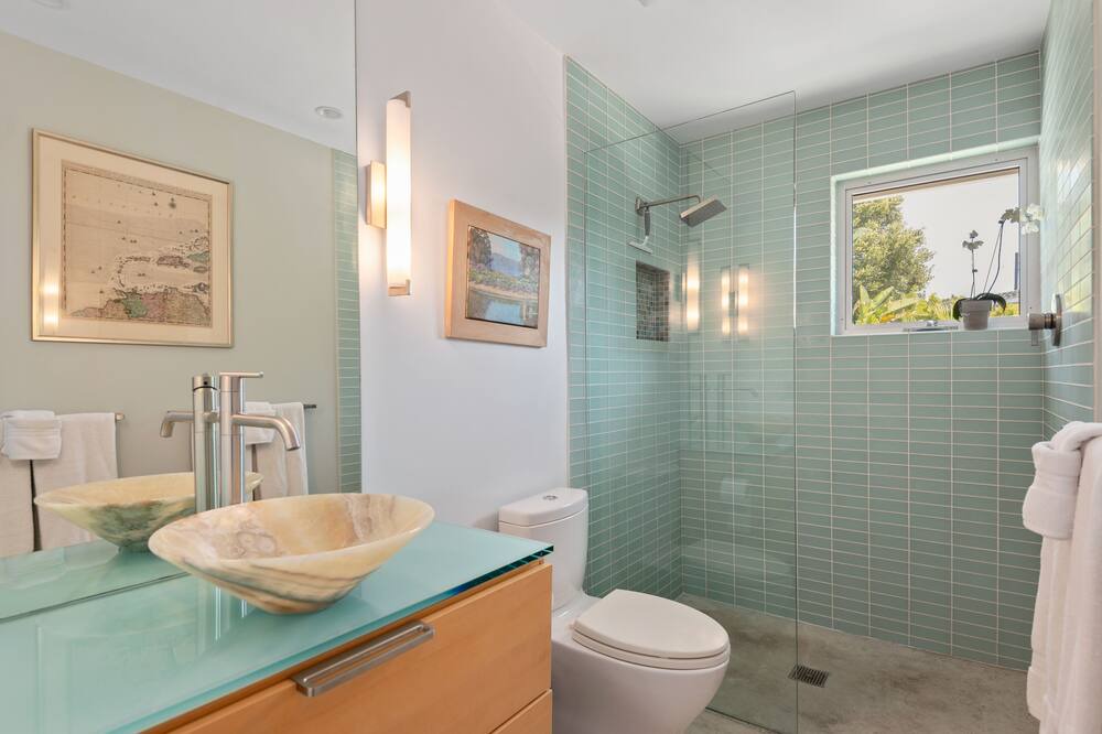 Photo of Bathroom in Alta Mesa
