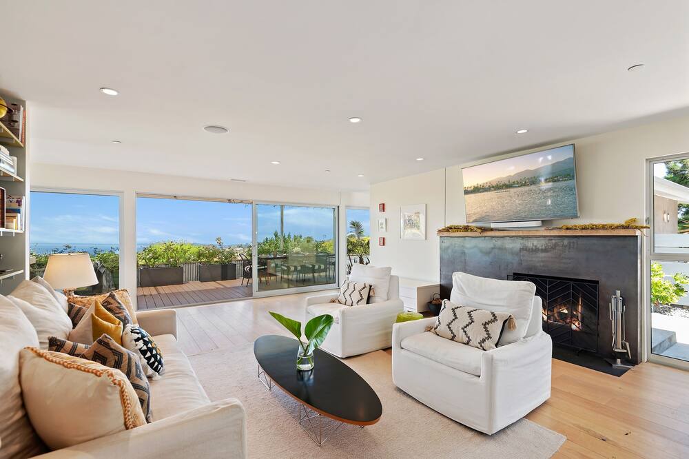 Photo of Livingroom in Alta Mesa